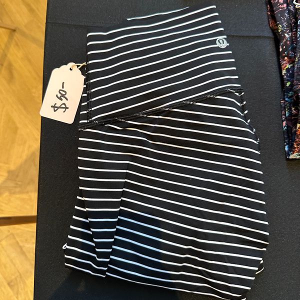 'Lululemon' Striped Leggings - Size 6