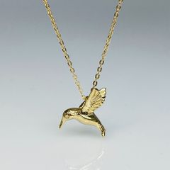 kylechandesign 14 karat yellow gold hummingbird necklace