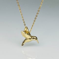 kylechandesign 14 karat yellow gold hummingbird necklace